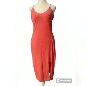 Women’s ribbed dress with thin straps v neck in a dusty rise color size Large